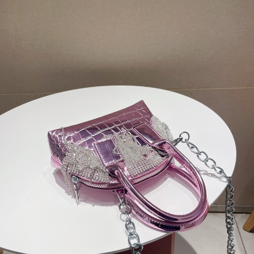 Dames schoudertas met strass kwastjes en schelp design_voghion.com