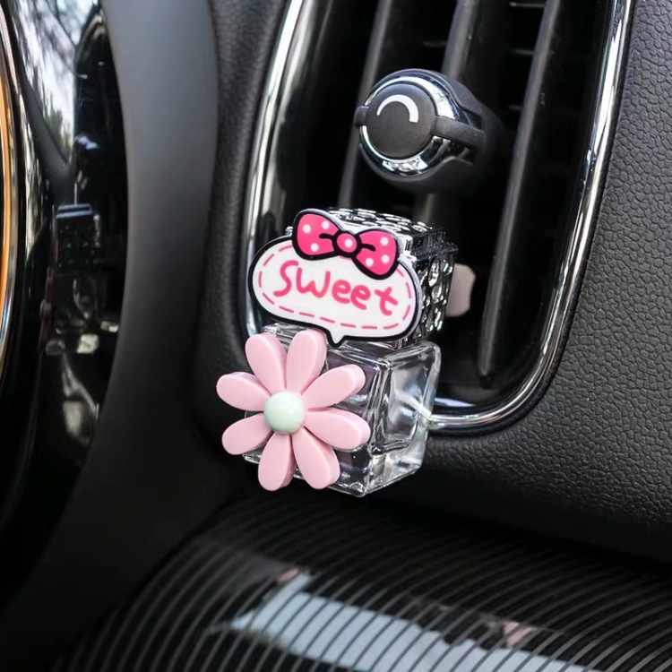 Botella de perfume para automóviles botella vacía auto-agregación aire acondicionado ventilador de salida perfume para automóviles perfume ligero caricatura mujer