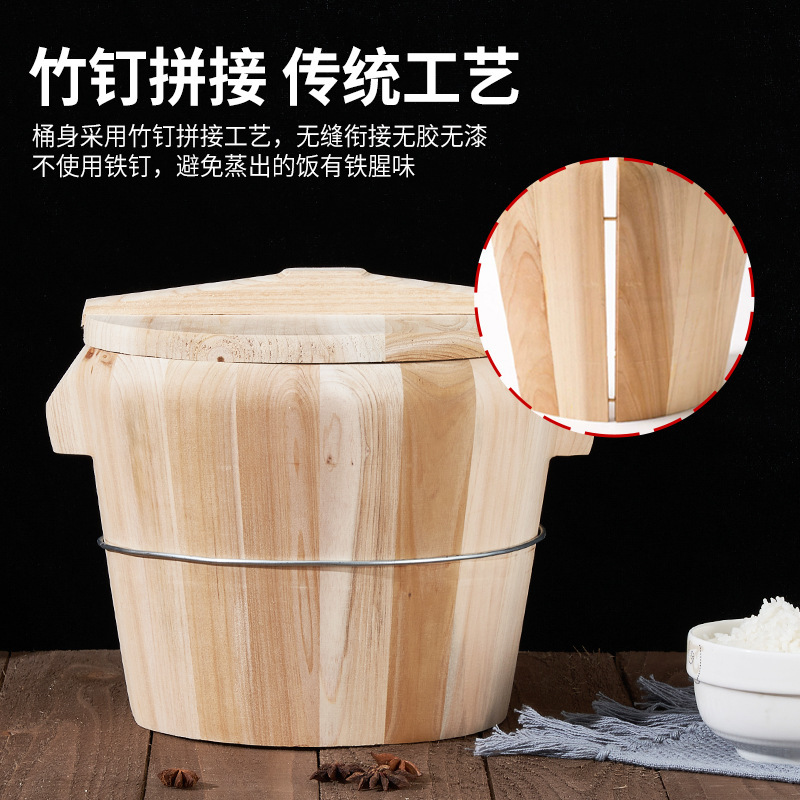 蒸しの宝のメーカーのもち米のご飯は露店の杉の砂のレトルトを並べて竹の大きい小さいサイズの木の商売の家庭用の蒸しご飯の樽を蒸します。|undefined