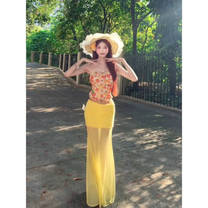 度假风套装女夏季多巴胺绝美气质黄色印花抹胸上衣网纱包臀半身裙|undefined