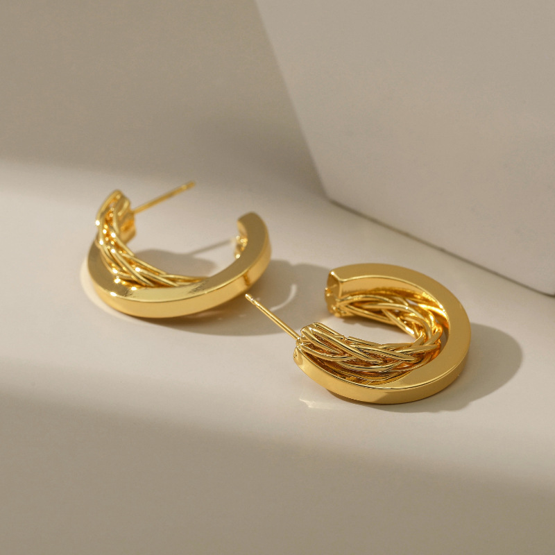 Retro Twist Earrings Brass 18k Real Gold Plated Cold Wind Retro French Earrings display picture 5