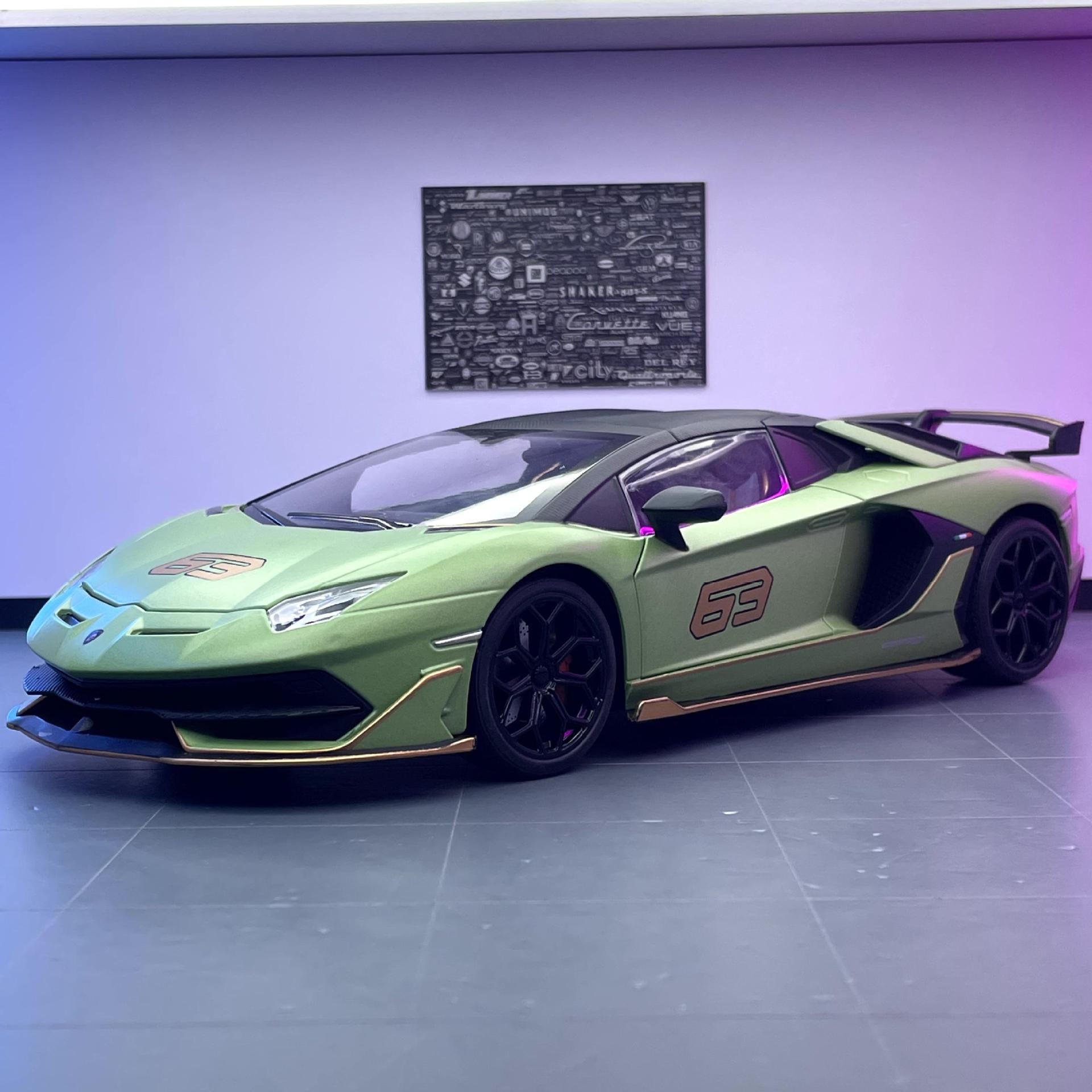 OK modelo de coche de aleación 1 a 18 Rambo SVJ63 modelo oculto adorno de coche de juguete para niños luz y sonido