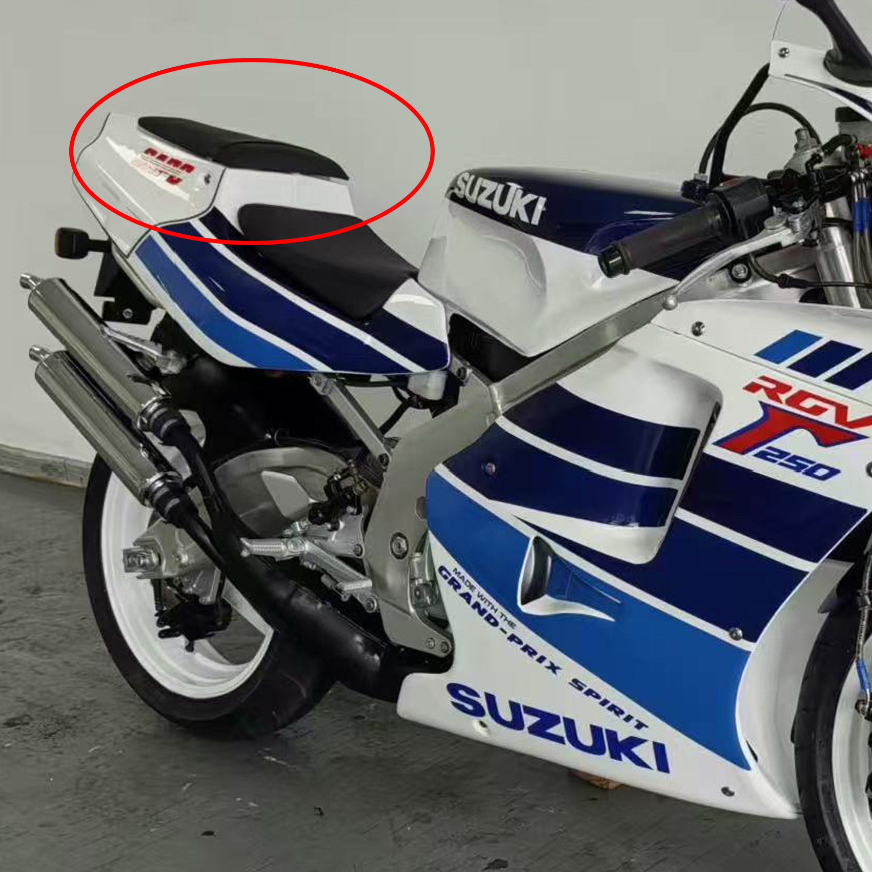 Suitable for Suzuki Rgv250 Rgv/Vj22 Rear Seat Cushion Assembly, Rear Hump, Rear Tail Cover Modification Parts