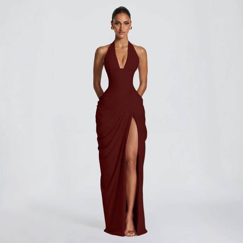 Evening gown 2026 European and American style, halter neck, deep V-neck, vertical pleats on the front, long dress, elegant diagonal pleats, slit, bodycon dress