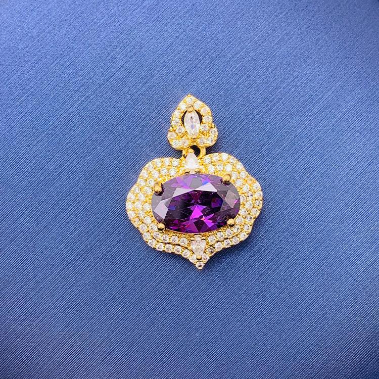 Tiktok Venta caliente colgante al por mayor auto-seleccionado 100 cobre colgante único con fuente de cadena de fábrica al por mayor sin cadena