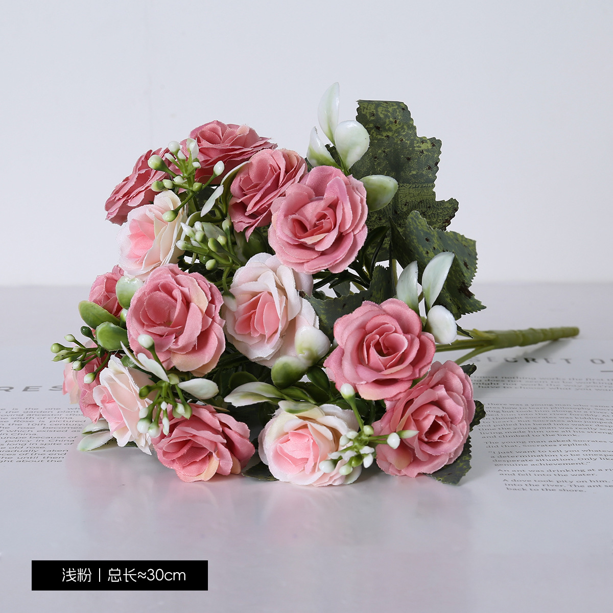 15 flores europeas de flores de rosa pequeña flor de seda para la decoración de la mesa de la sala de estar arco de boda