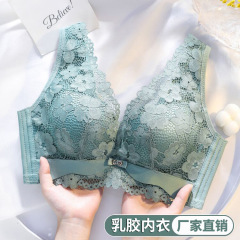 ラテックス下着の女性の背中が集まっています。