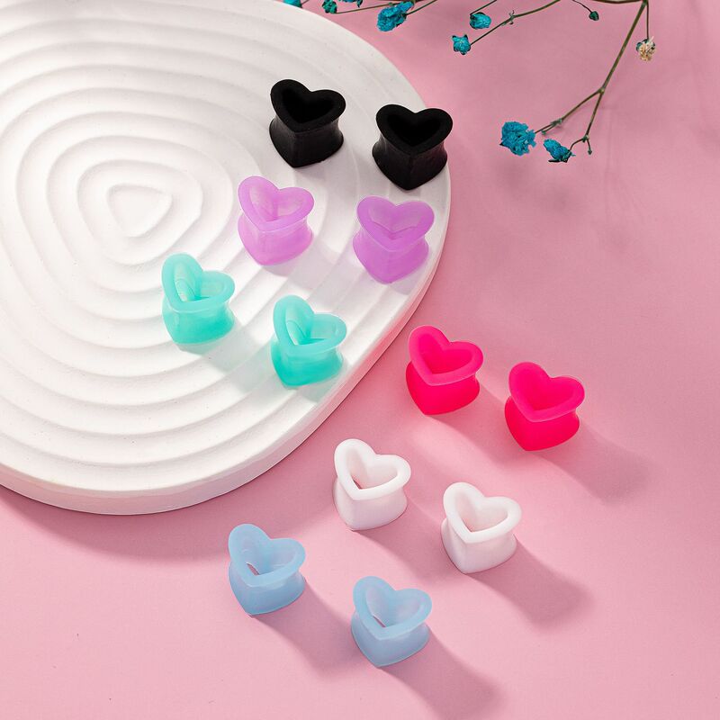 Amazon AliExpress cross-border e-commerce puncture auricle geometric ear expander outer heart-shaped hollow silicone ear expander Amazon AliExpress cross-border e-commerce puncture auricle geometric ear expander outer heart-shaped hollow silicone ear expander
