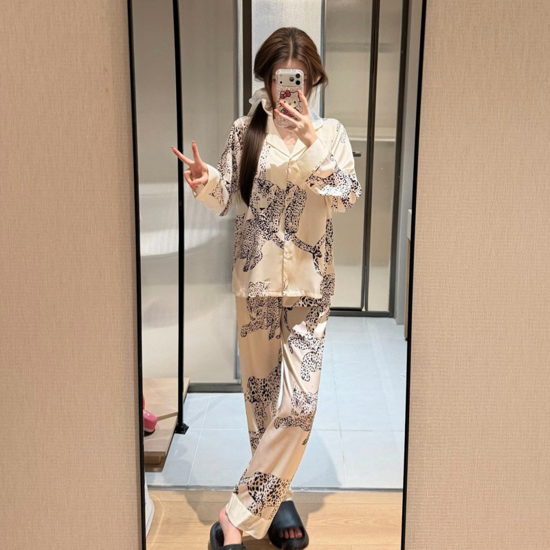 Yunshu Garment Factory casual high-end leopard print pajamas for women, 2026 spring/summer new style, lapel collar, ice silk, long-sleeved, can be worn outside
