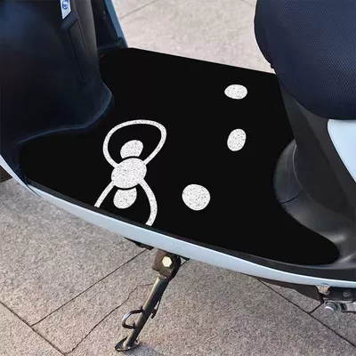 Avtomobil döşəmə paspasları — Hellokitty Hot-Selling Electric Vehicle Foot Mats - zx-kitty-foot-pad-04-3060-silk-circle-small-self-cutting