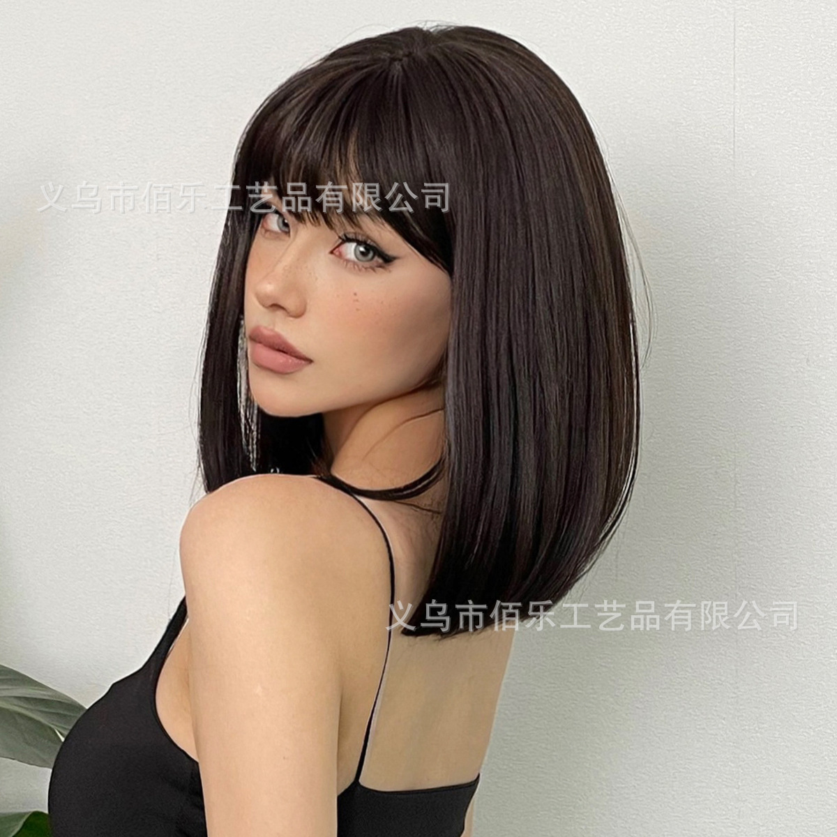 Estilo lindo negro marrón flequillo pelo corto recto Bobo cabeza natural Diario Femenino peluca fabricante en stock pelucas