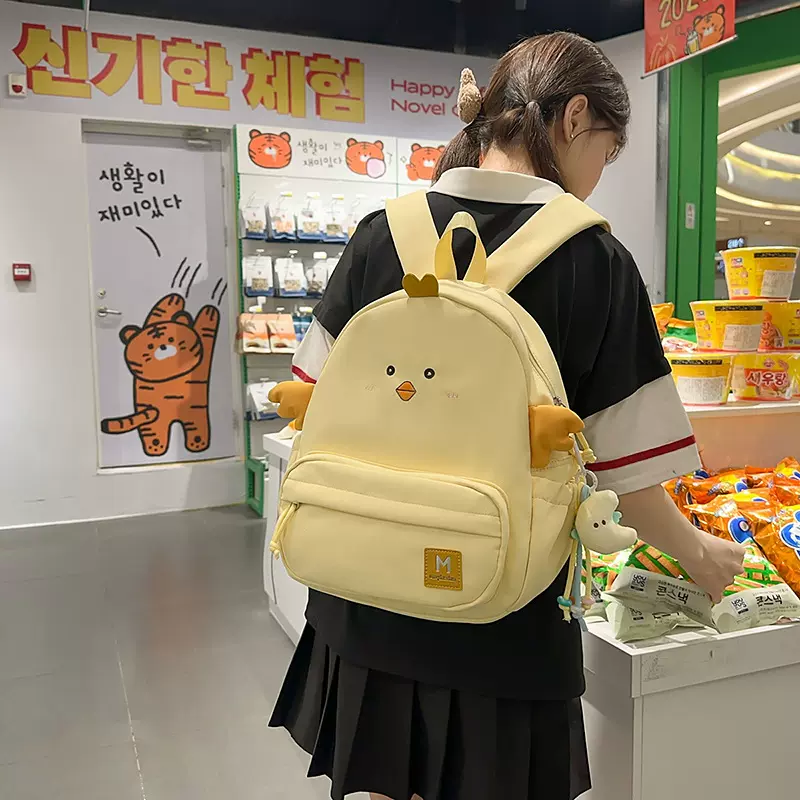 潮流小众超萌小鸡双肩包女2025新款可爱日系休闲背包学生书包