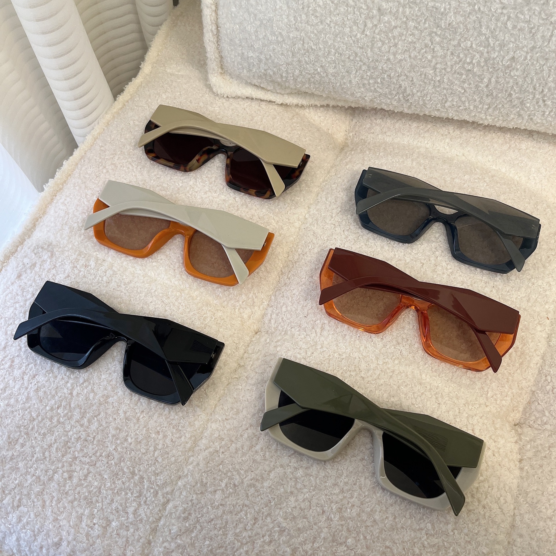 El nuevo pra a juego de color del mismo párrafo gafas de sol de marco cuadrado de comercio exterior uv400 gafas de sol retro transfronterizas personalizadas por el fabricante