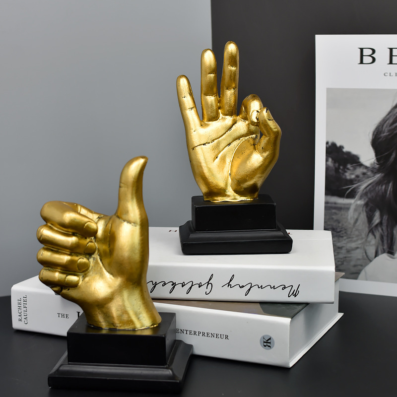 Transfronterizo estilo europeo retro Victoria pulgares arriba gesto Oficina vino gabinete bar decoración OK dedo modelo decoración resina