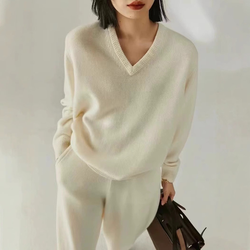 Autumn and Winter New Simple Soft Waxy Full Wool Sweater Women's High-end V-neck Sweater Loose Lazy Style Thick Knitted Base