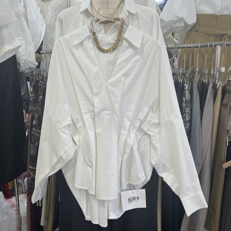 Three-Dimensional Tailoring Niche Design Dropped Shoulder Sleeve V Neck Shirt for Women 2025 Autum New Fashion Loose Bat Shirt