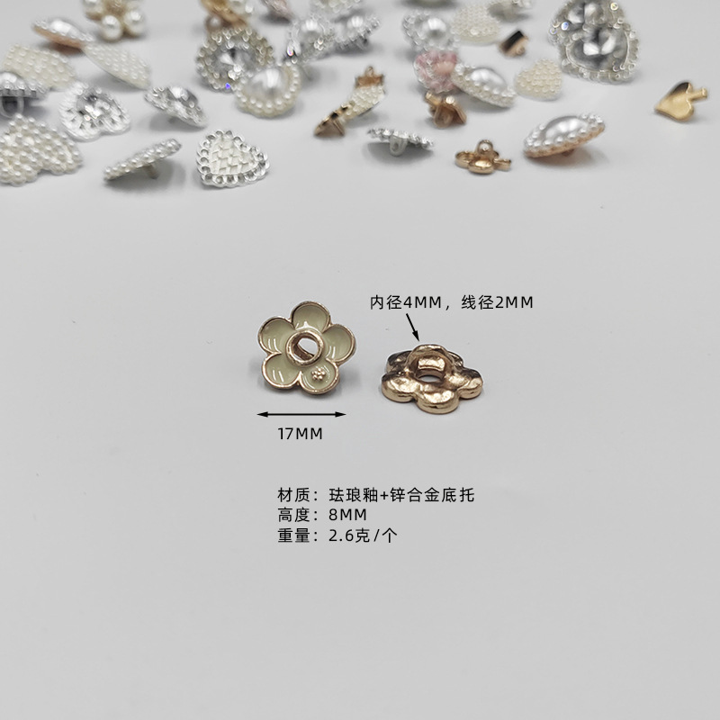 Los fabricantes venden directamente sirimi Diamond hebillas llenas de joyas de aleación de corazón de melocotón accesorios de ropa con botones de pies