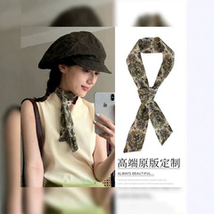 古着 ~ 2025年の新型森系プリントの長いシルクタオル女性秋の高級感は首のシャツを飾ってスカーフを飾った