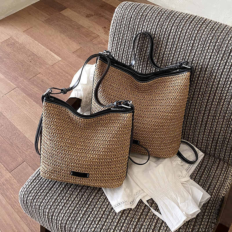 2026 bolsas de verano de tejido para mujeres nuevas bolsas de mochila de paja bolsas de bolsas de gran capacidad de transporte de hombro popular