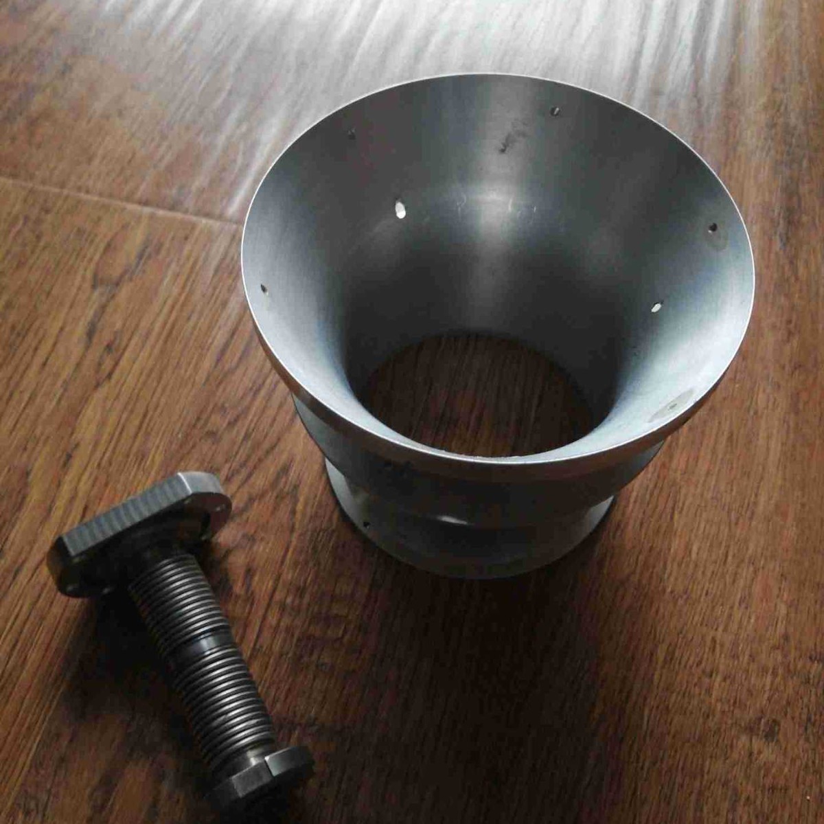 各种真空法兰，管件，密封件，弯管，银钎焊异种金属，非标件制造