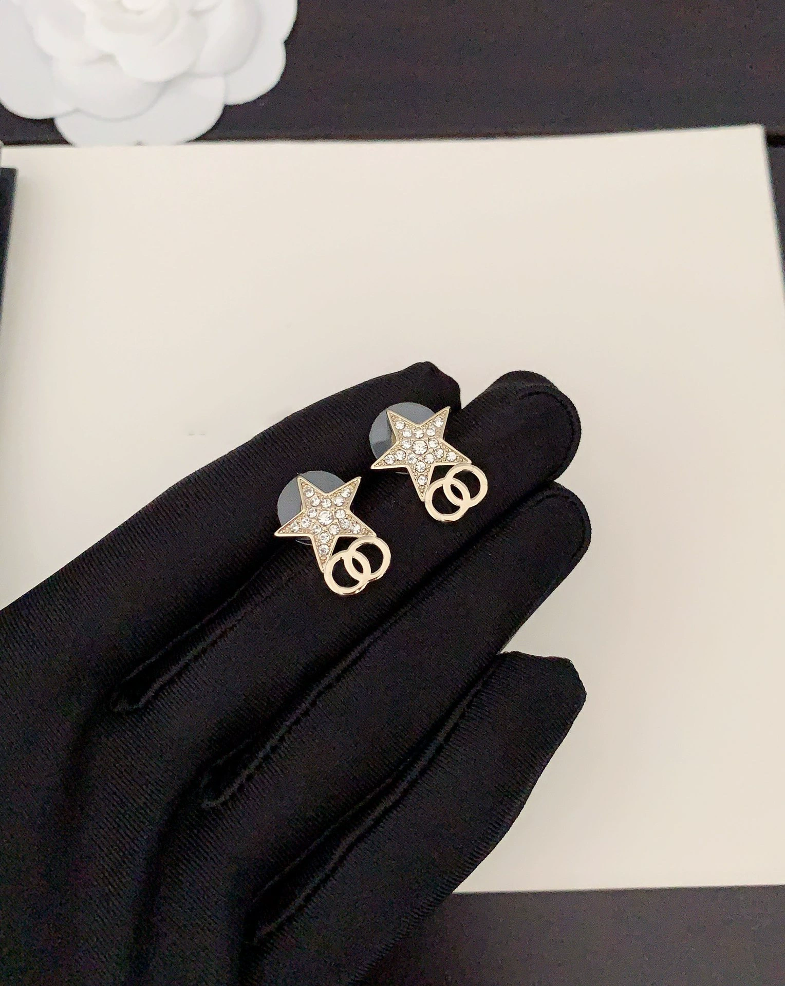 Серьги с литерами, европейский стиль, инкрустированные diamonds