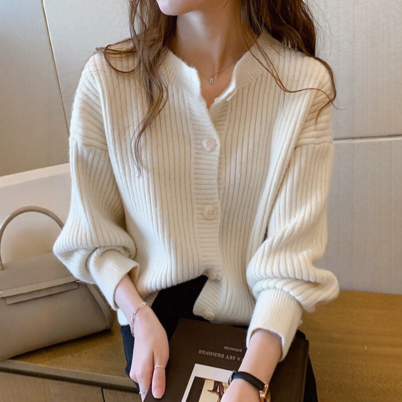 Korean-style round-neck soft and thick sweater cardigan for women, 2026 new autumn and winter fashion stylish knitted top Korean-style round-neck soft and thick sweater cardigan for women, 2026 new autumn and winter fashion stylish knitted top