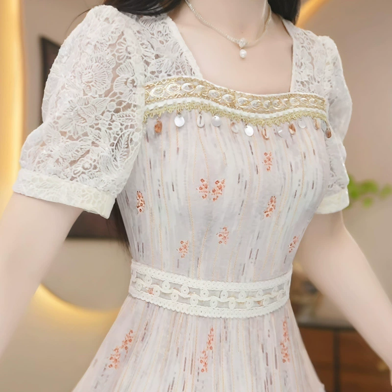 Элегантное и молодежное платье для женщин 2025 Лето Новый стиль вдохновленный Chanel Утягивающее и подчеркивающее фигуру Модное молодежное платье для женщин.