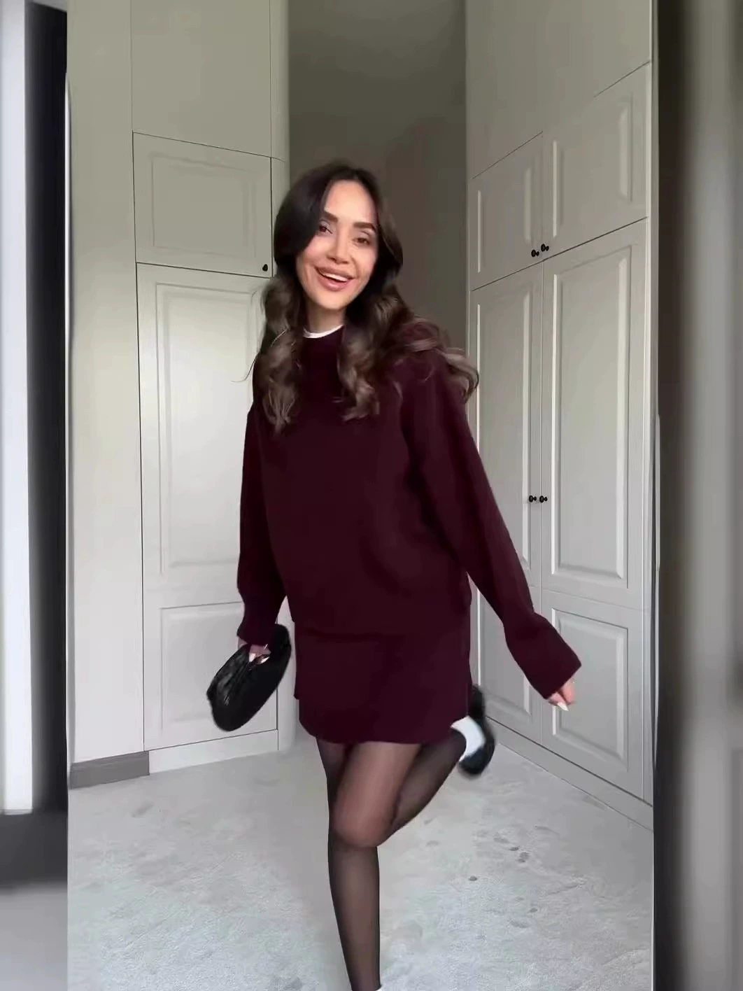 2024 новый осенний новый европейский и американский Amazon трансграничный сплошной цвет досуг европейский и американский академий стиль вязаный свитер короткая группа набор женщин