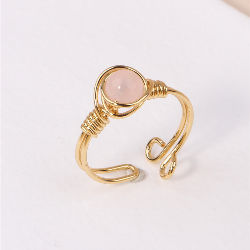 Schmuck aus natürlichen Kristallen und Edelsteinen bringt Glück, vermittelt Wärme, Klarheit und sanfte positive Energie und sorgt dafür, dass sich jeder Tag friedvoll und geerdet anfühlt._voghion.com