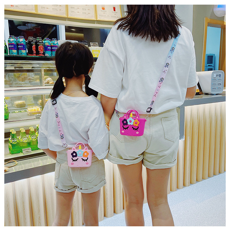 90g Weight Nylon Lining Material Zipper Closure Type Single Shoulder Strap Strap Type Animal Pattern White, Pink, Red Color Cute Cartoon  Silicone Bag 12