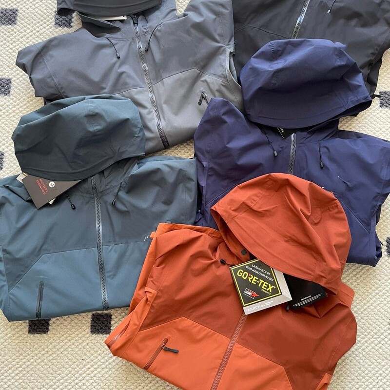 25 New Export Taizhou Niaojia Beta Ar Embroidered Rubber Hard Shell Jacket Outdoor Waterproof and Windproof