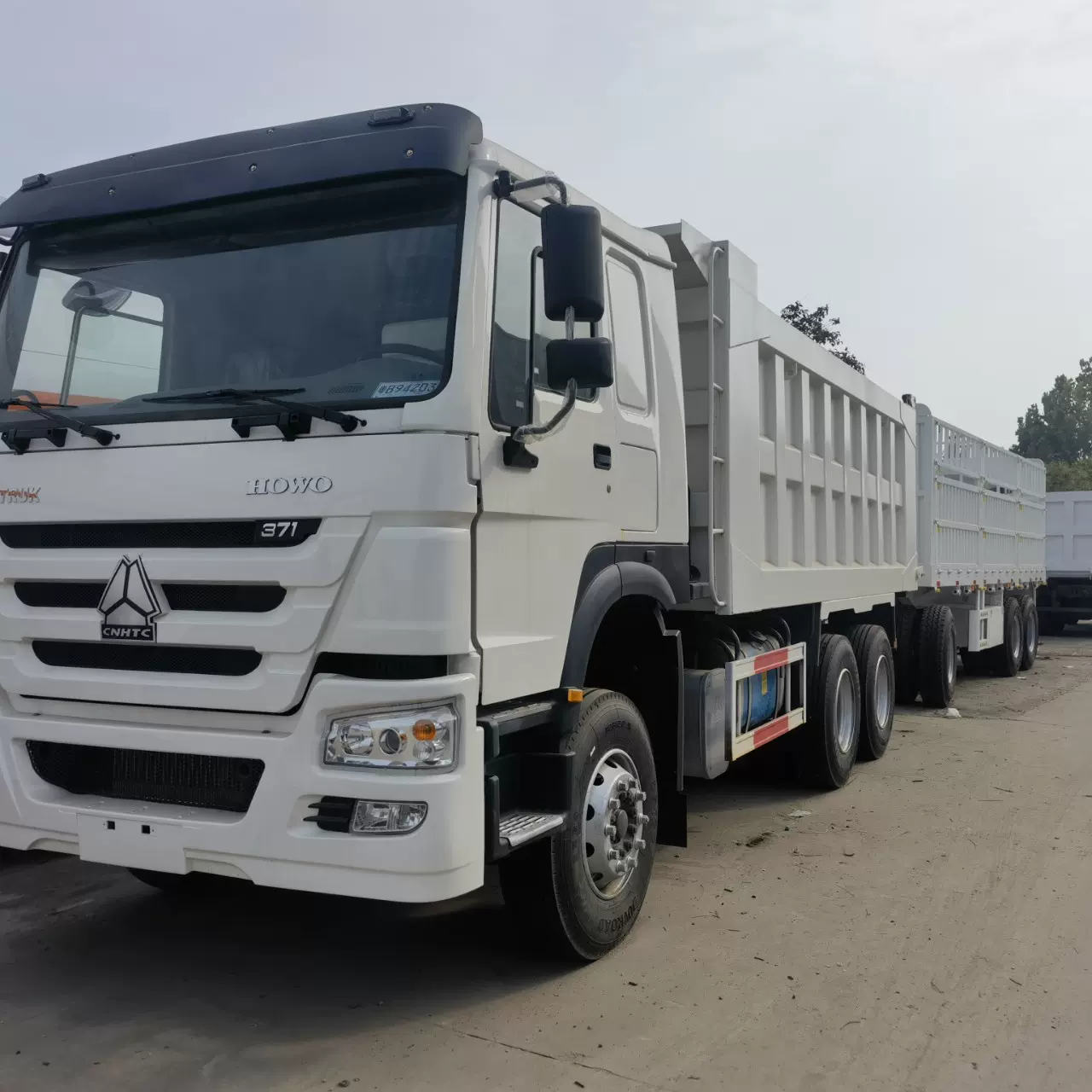 出口非洲原厂二手HOWO6x4自卸卡车 翻斗自卸卡车 371马力工程机械