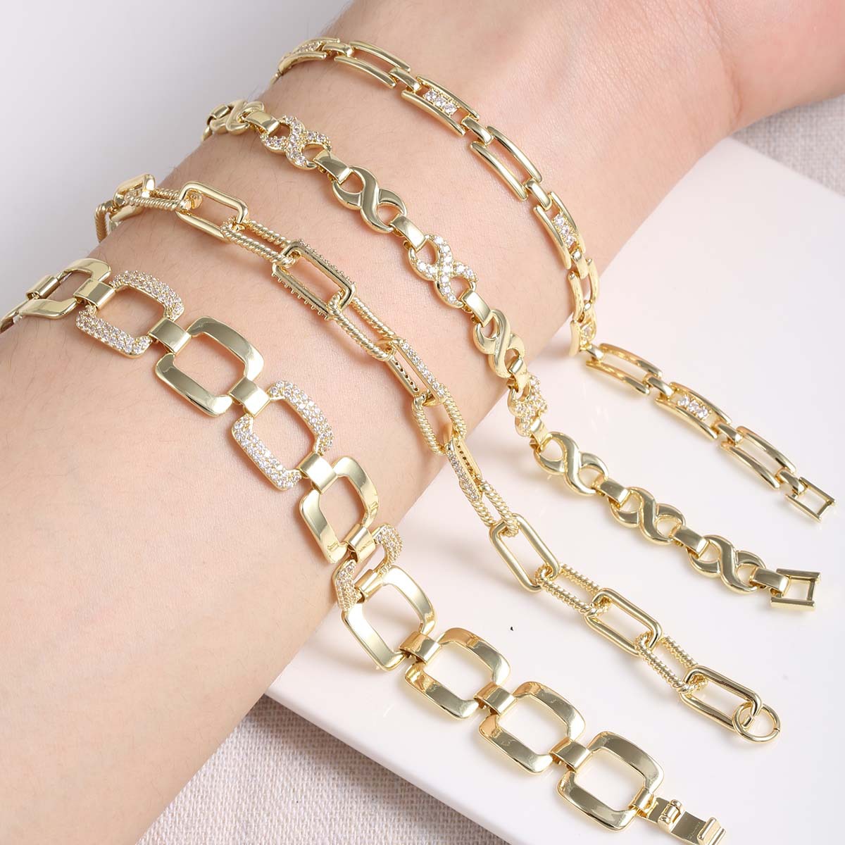 Joyería Al Por Mayor Estilo Simple Estilo Clásico Geométrico Cobre Cadena Portacables Pulsera De Cadena display picture 1