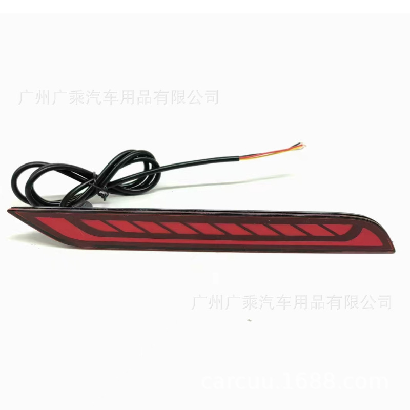 Adecuado para 2023 Toyota innova luces de parachoques trasero