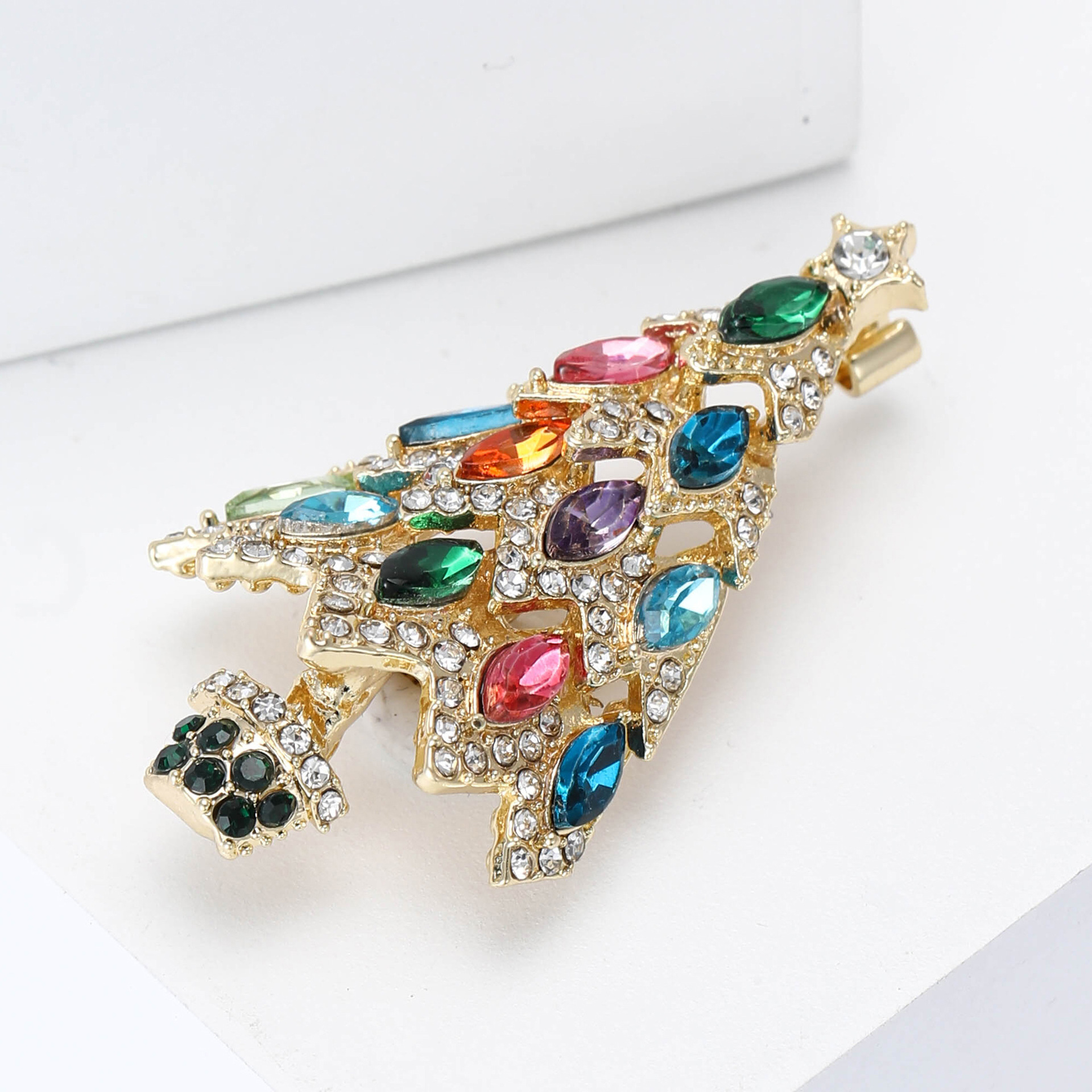 European and American New Christmas Tree Brooch Fashion Rhinestone Jewelry Alloy Enamel Enamel Brooch Versatile Pin Wholesale