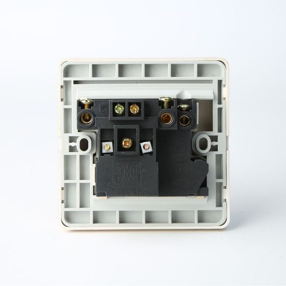 10/16A air conditioner electric water heater three-plug leakage protector NT40 three-hole switch 86 type with socket circuit breaker