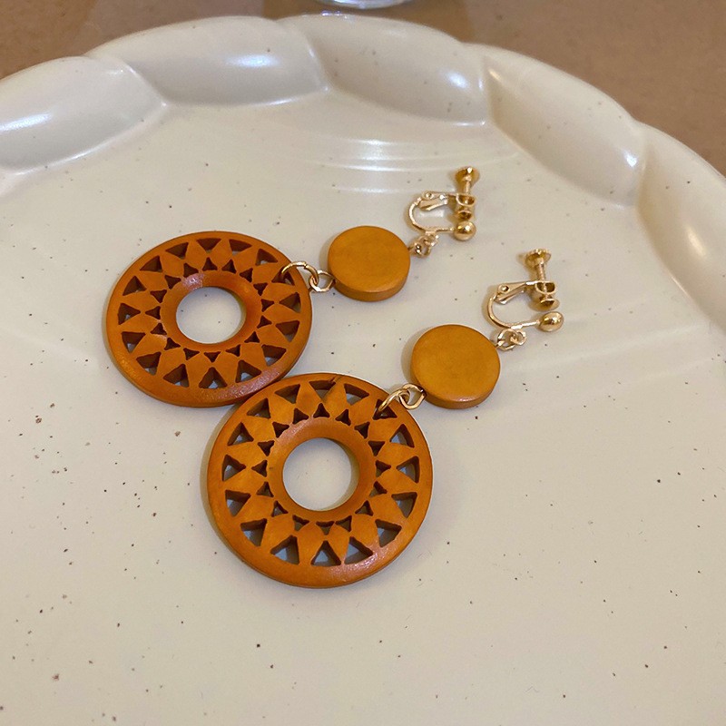 Pendientes de pinza de oreja de perla de temperamento de lujo ligero francés