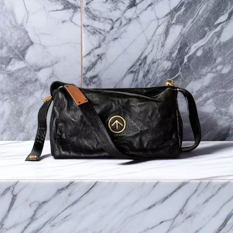 Gro Unisex Large-Capacity Soft Leather Pleated Versatile Casual Tote Bag with Black Stone Pillow Design Gro Unisex Large-Capacity Soft Leather Pleated Versatile Casual Tote Bag with Black Stone Pillow Design