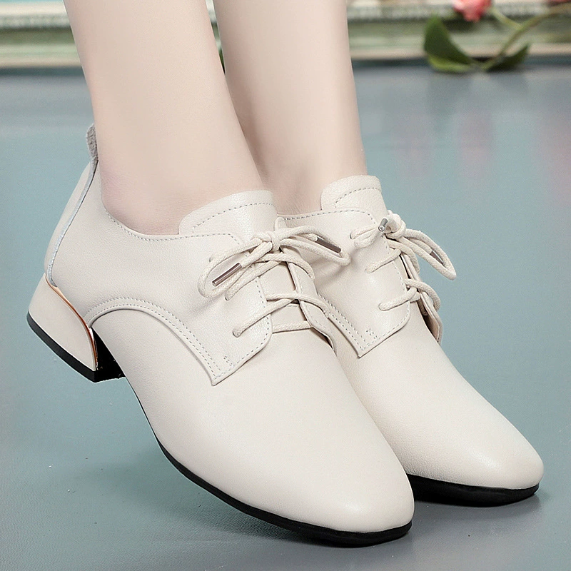 Женские туфли на толстом каблуке 2022 весна новые мягкие кожаные туфли на шнуровке с круглым носком и средним каблуком британские маленькие кожаные туфли женские туфли с глубоким ртом