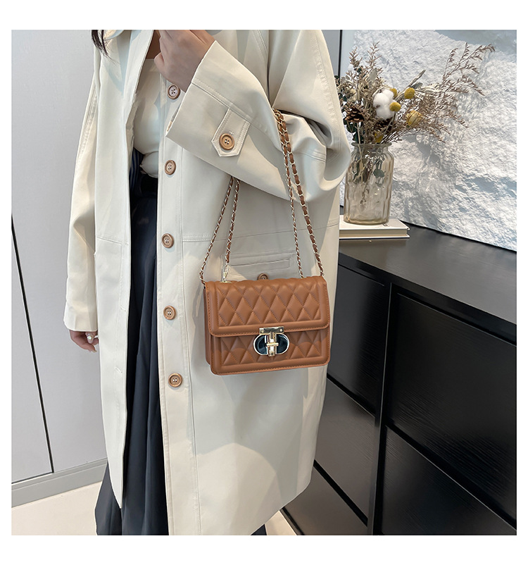 2024 neue Modische Lock Handheld frauen Koreanische Ausgabe Beliebte Lingge Stickerei Gewinde Einzigen Kreuz Schulter Kleine_voghion.com