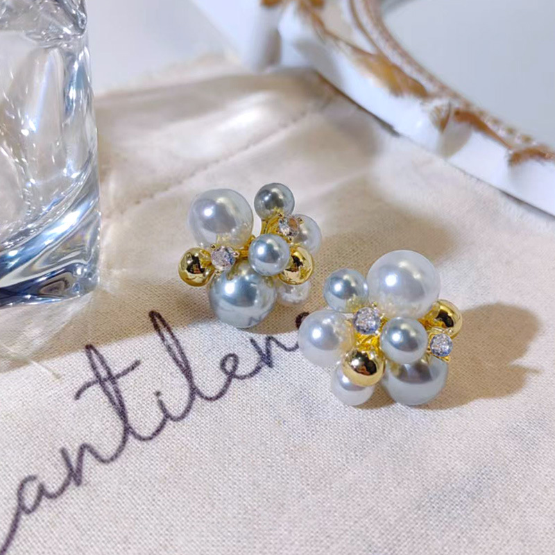 Fresh sophisticated small universal earrings with zircon