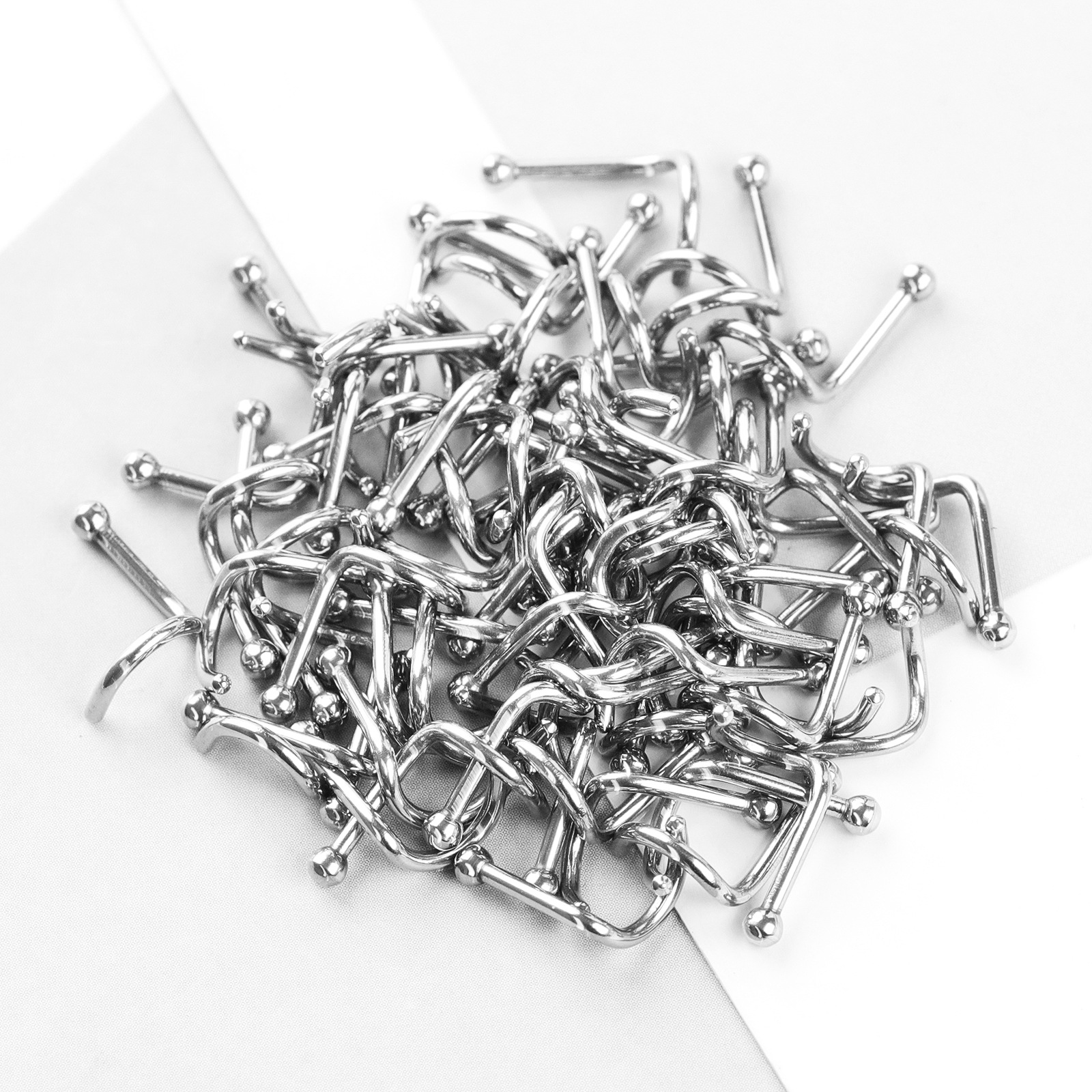 Stud De Nez En Acier Inoxydable Chirurgical Forme Boule Incurvée_voghion.com