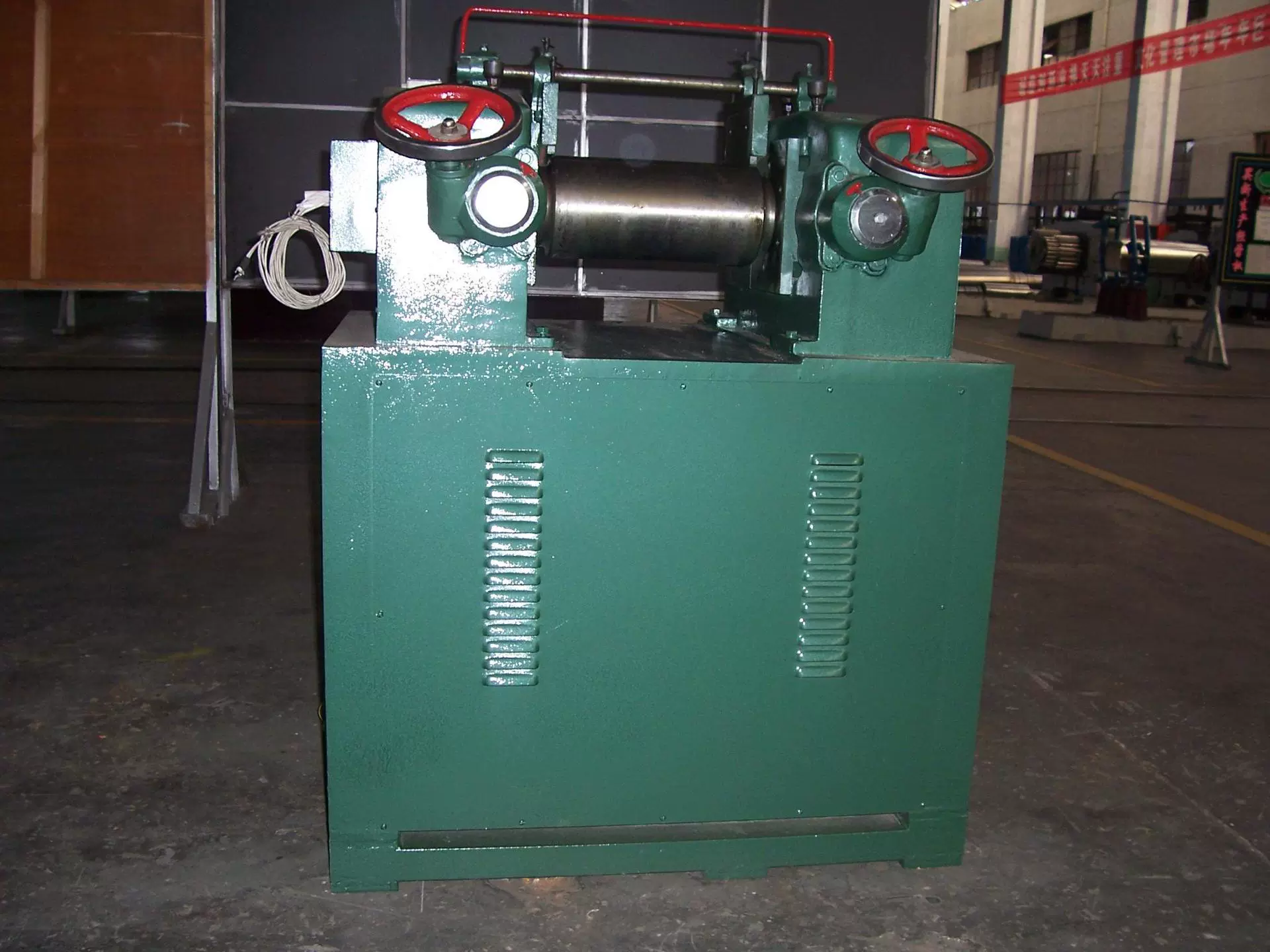 Малый плотный нефтеперерабатывающий станок 1.5L плотный нефтеперерабатывающий станок/герметичный нефтеперерабатывающий станок производитель