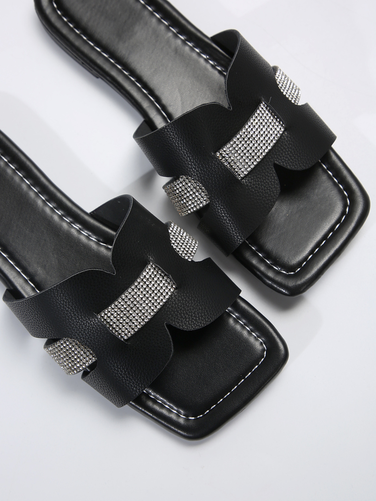Große Diamant-Flip-Flops mit quadratischer Spitze für Damen im Frühjahr 2024, modisch für Outdoor-Kleidung, Damensandalen und Strand_voghion.com