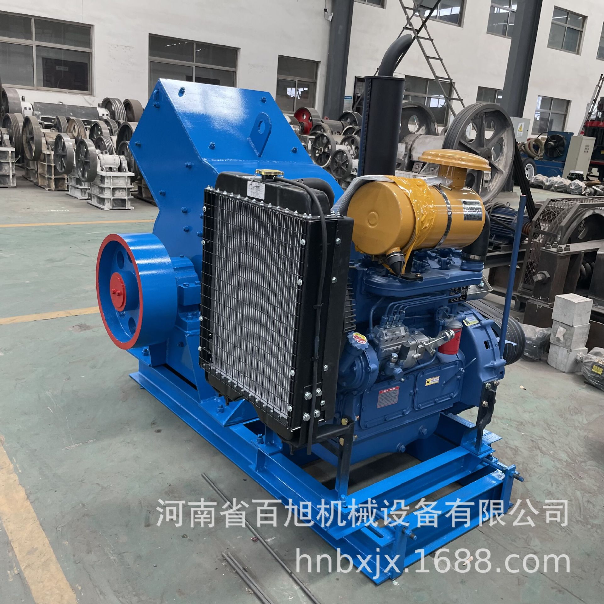 现货批发大中小型锤式制砂机水泥块石头碎石机移动柴油锤式破碎机