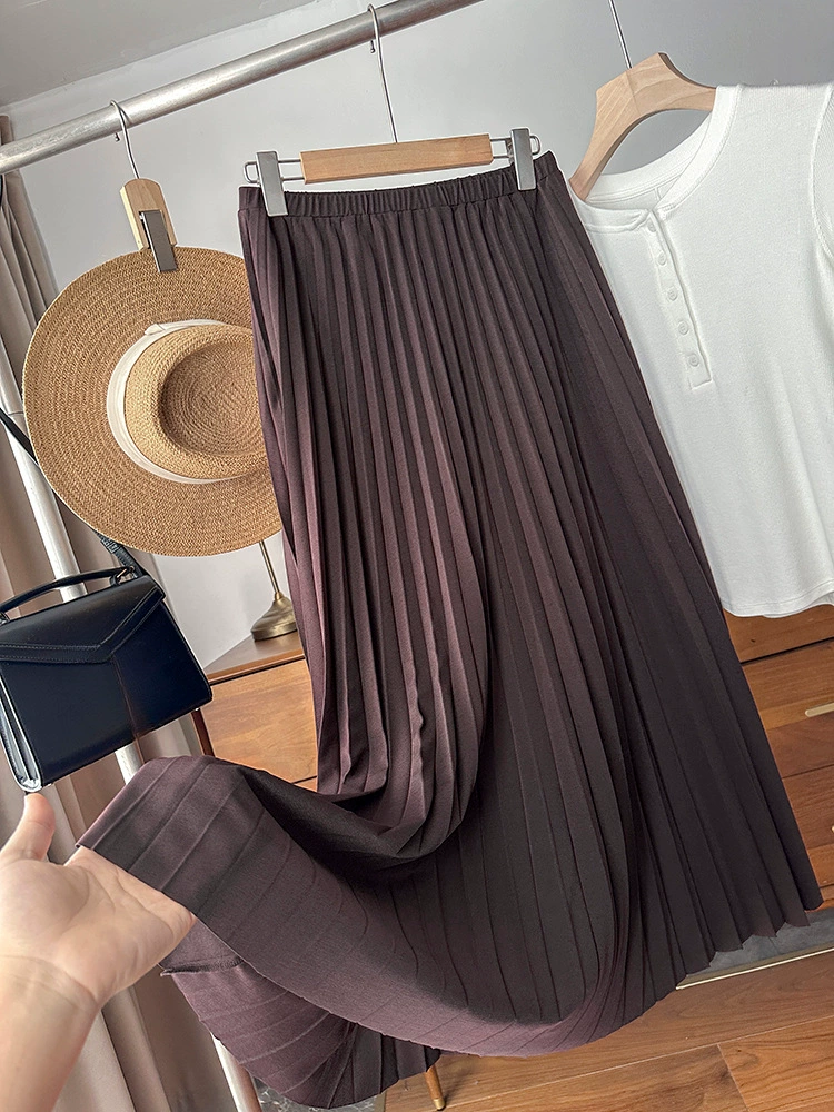 Fitted pleated skirt, high waist