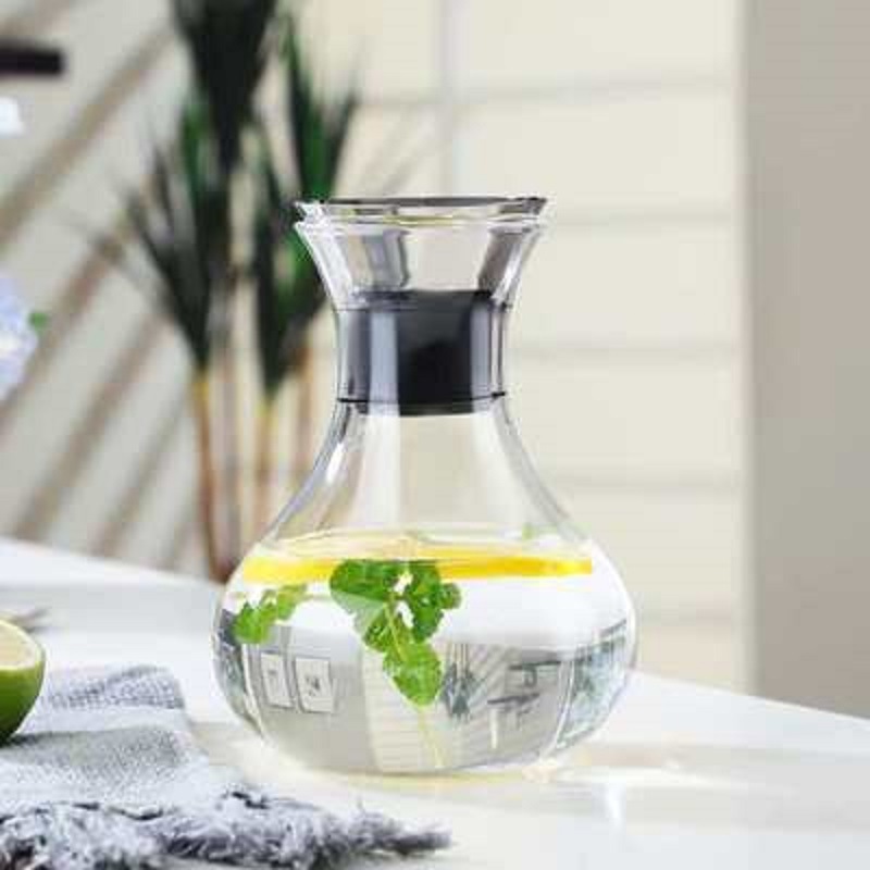 Los fabricantes suministran estilo danés SOLO botella de agua fría vidrio borosilicato resistente al calor botella de agua fría multi-Especificación