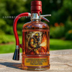 2025跨境新品 致敬消防员Fire Extinguisher灭火器威士忌酒瓶摆件