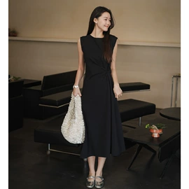 女式针织衫;连衣裙;女式羊毛衫