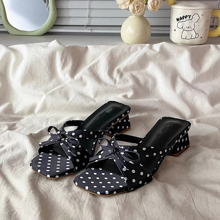 2026 nuevo estilo de verano con lazo con zapatillas de tacón grueso de onda blanca de hadas francesa image 7